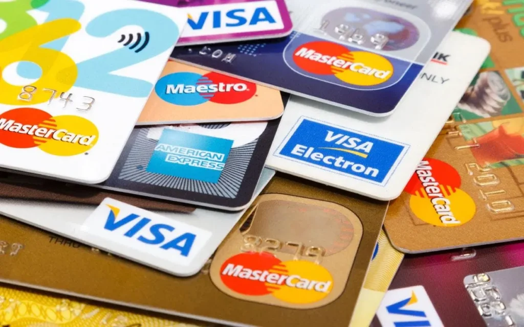 5 DIFERENÇAS ENTRE CARTÕES DE CRÉDITO CONSIGNADO E O NOVO CARTÃO BENEFÍCIO FACTA